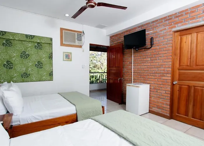 Acacia Bed & Breakfast *