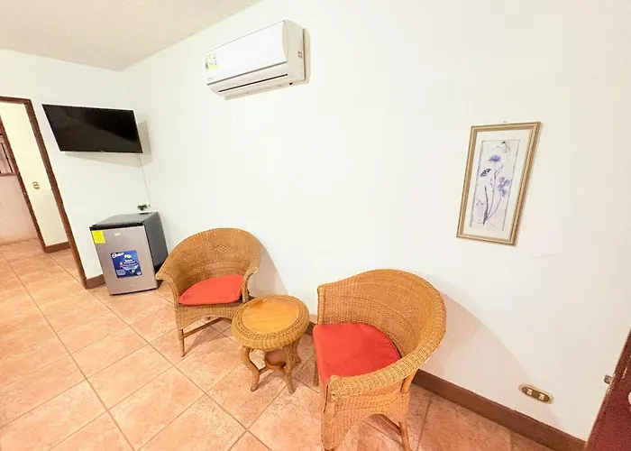 Acacia Bed & Breakfast *