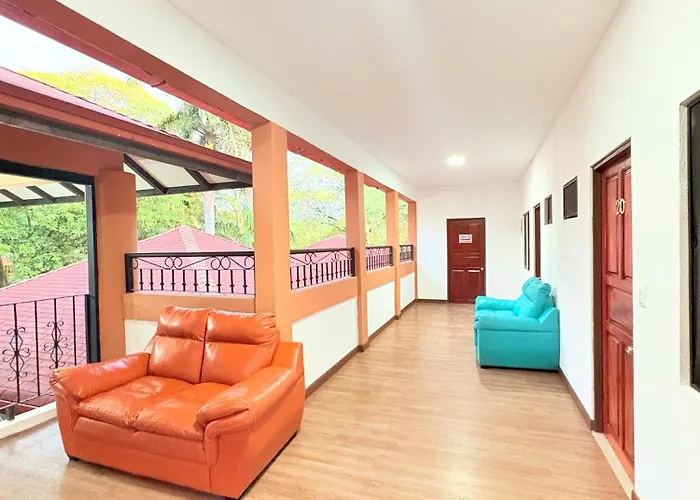 Acacia Bed & Breakfast *
